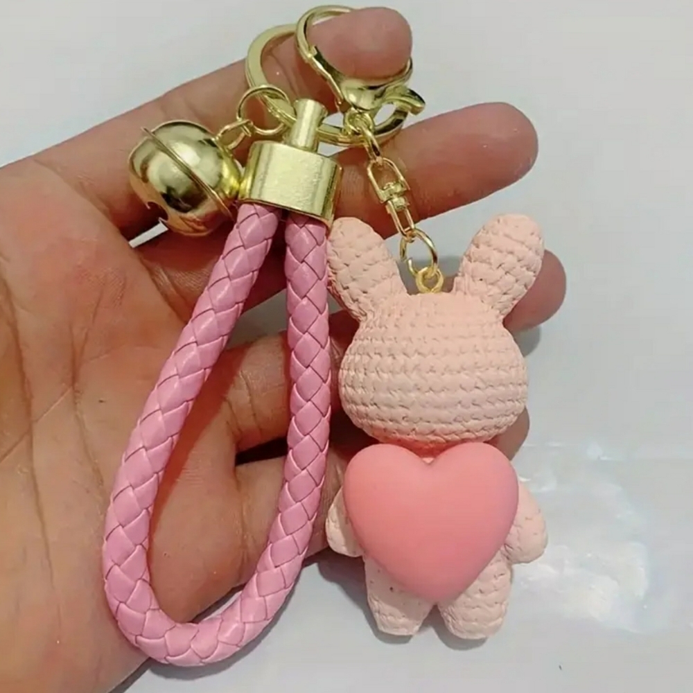 Bear keychain 🩷 (resin made)